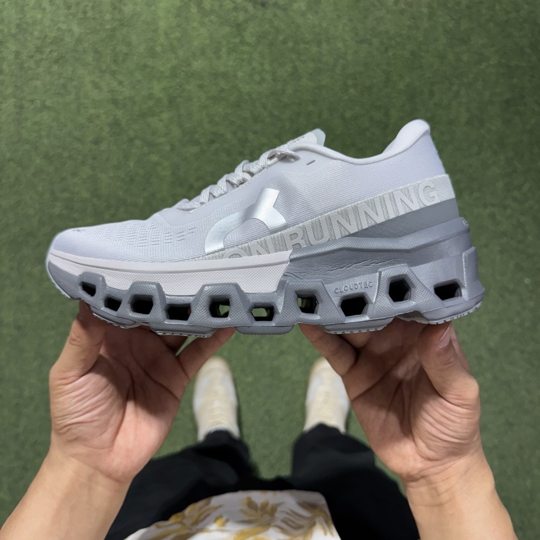 On Cloudmonster 2: Comfortable and versatile, non-slip and abrasion-resistant, low-cut running shoes. - Image 2