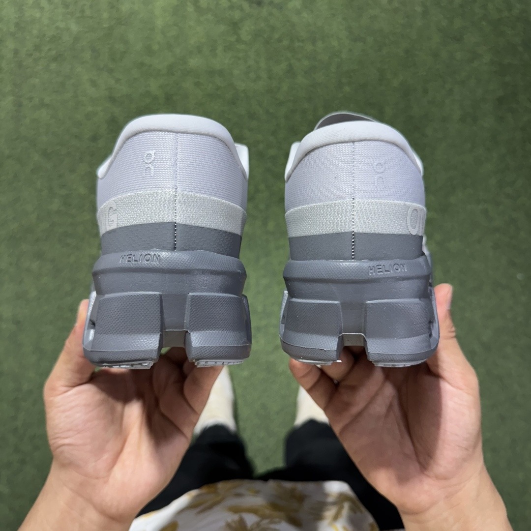 On Cloudmonster 2: Comfortable and versatile, non-slip and abrasion-resistant, low-cut running shoes. - Image 3