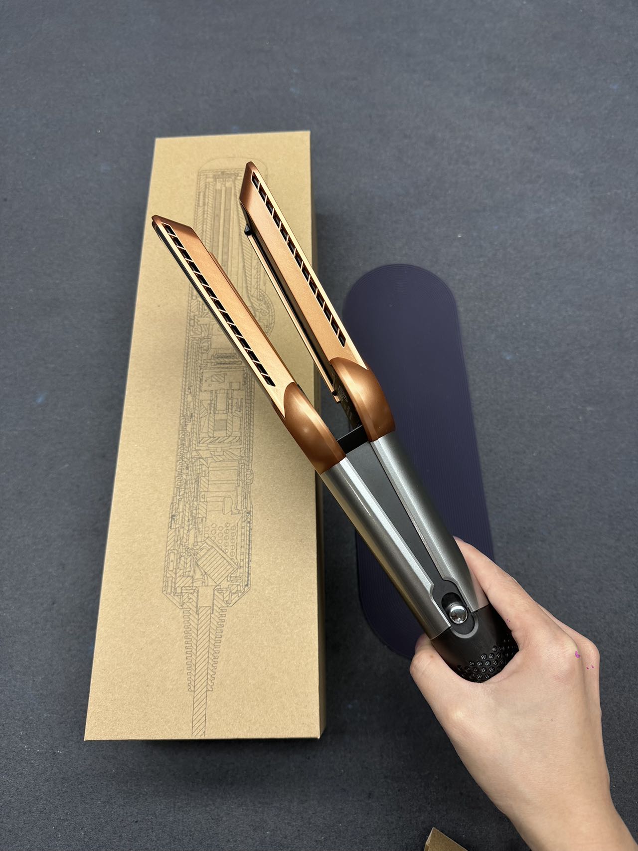 HT01 Airstrait Straightener - Image 2