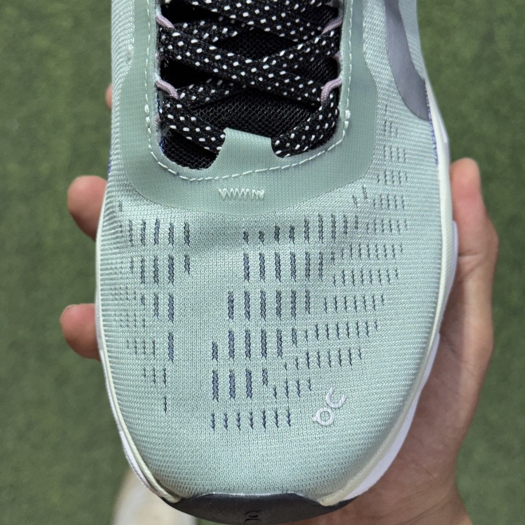 On Cloudmonster 2: Comfortable and versatile, non-slip and abrasion-resistant, low-cut running shoes. - Image 7