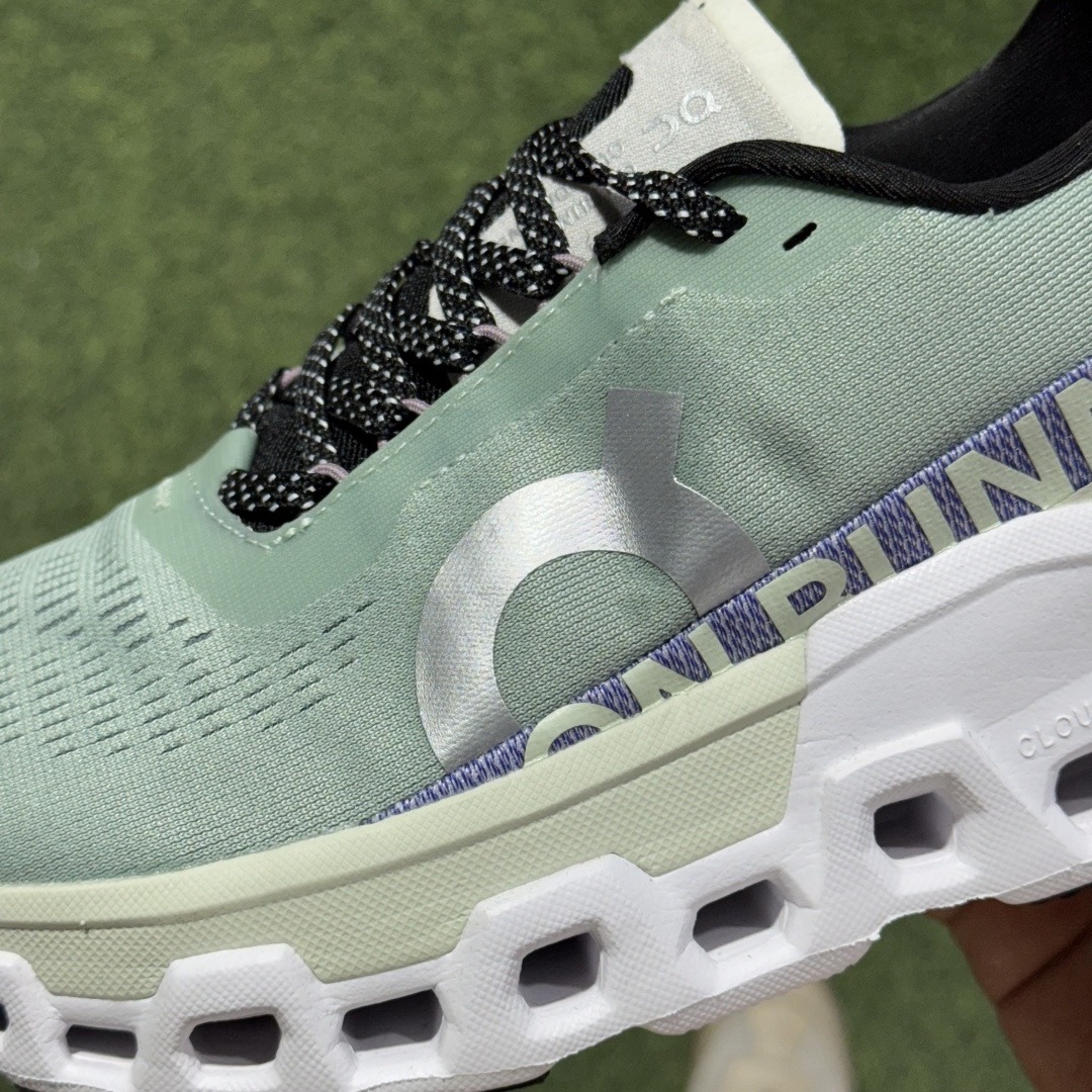On Cloudmonster 2: Comfortable and versatile, non-slip and abrasion-resistant, low-cut running shoes. - Image 5