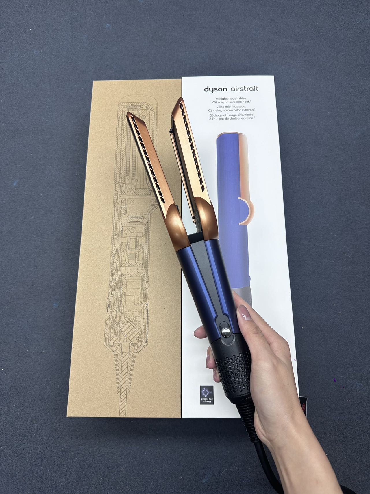 HT01 Airstrait Straightener - Image 3