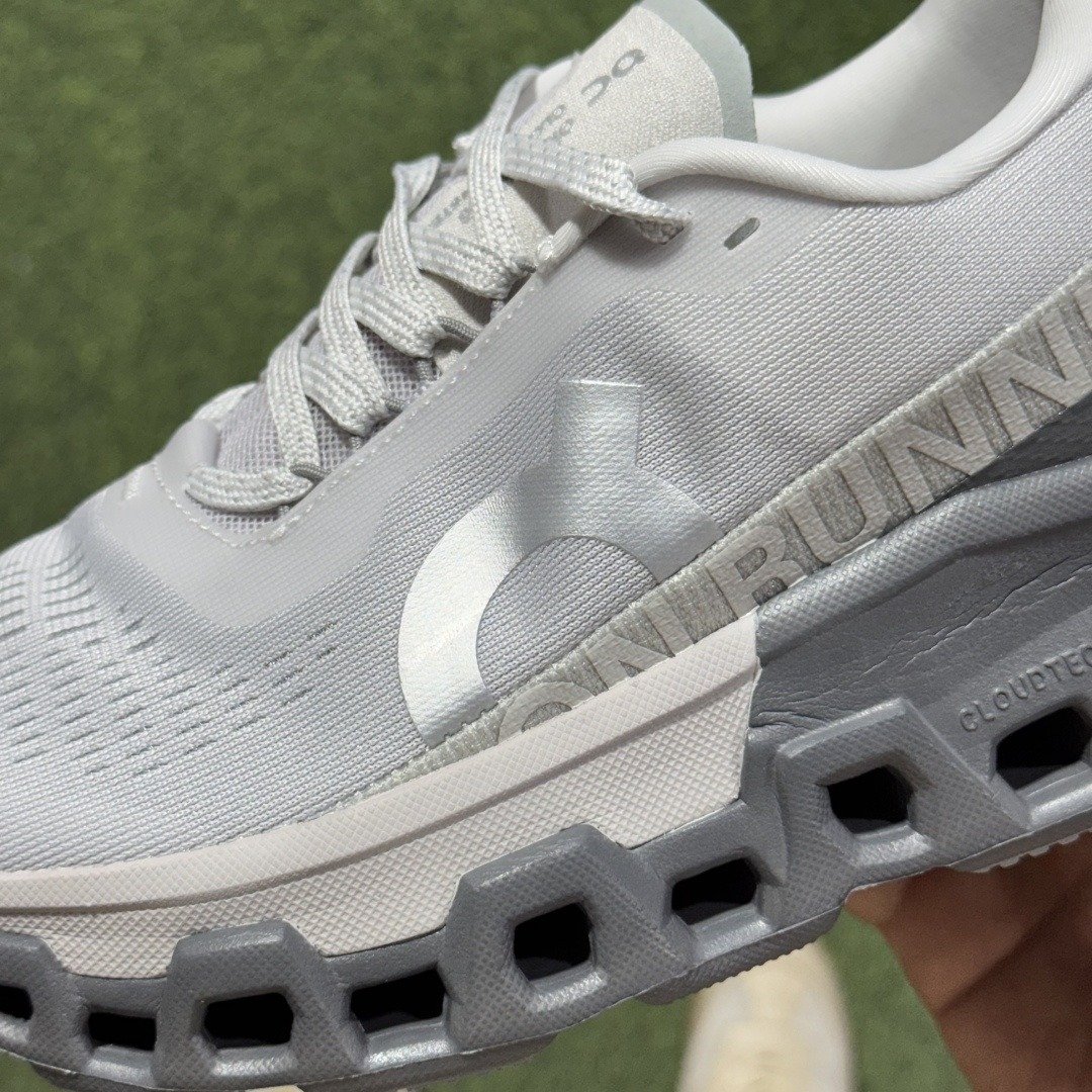 On Cloudmonster 2: Comfortable and versatile, non-slip and abrasion-resistant, low-cut running shoes. - Image 7