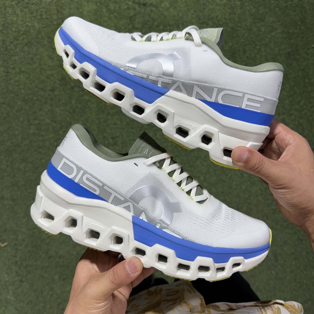 On Cloudmonster 2: Comfortable and versatile, non-slip and abrasion-resistant, low-cut running shoes.