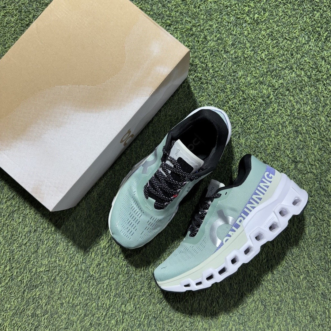 On Cloudmonster 2: Comfortable and versatile, non-slip and abrasion-resistant, low-cut running shoes. - Image 8