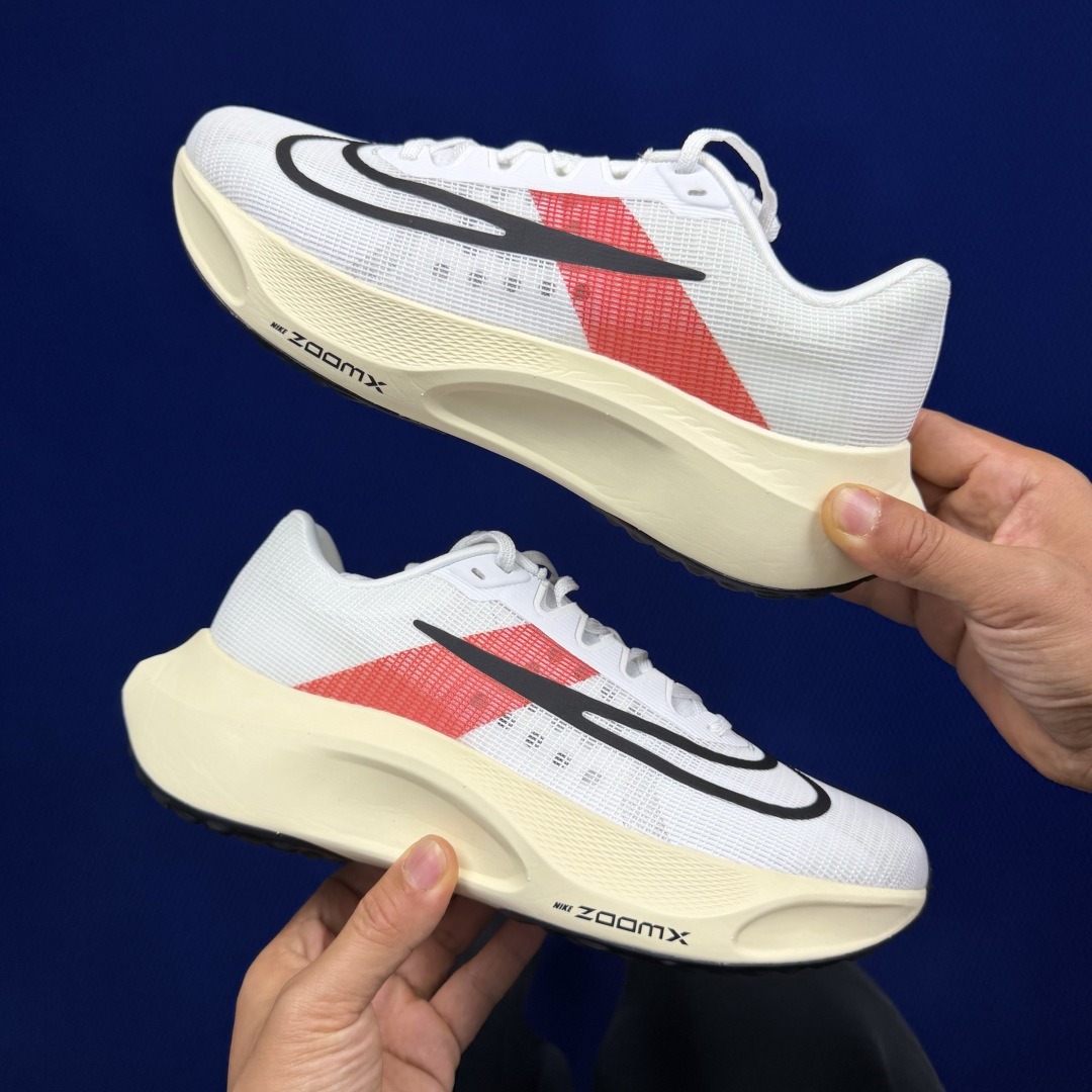 Nike Zoom Fly 5 FD6562-100 white beige Red Black