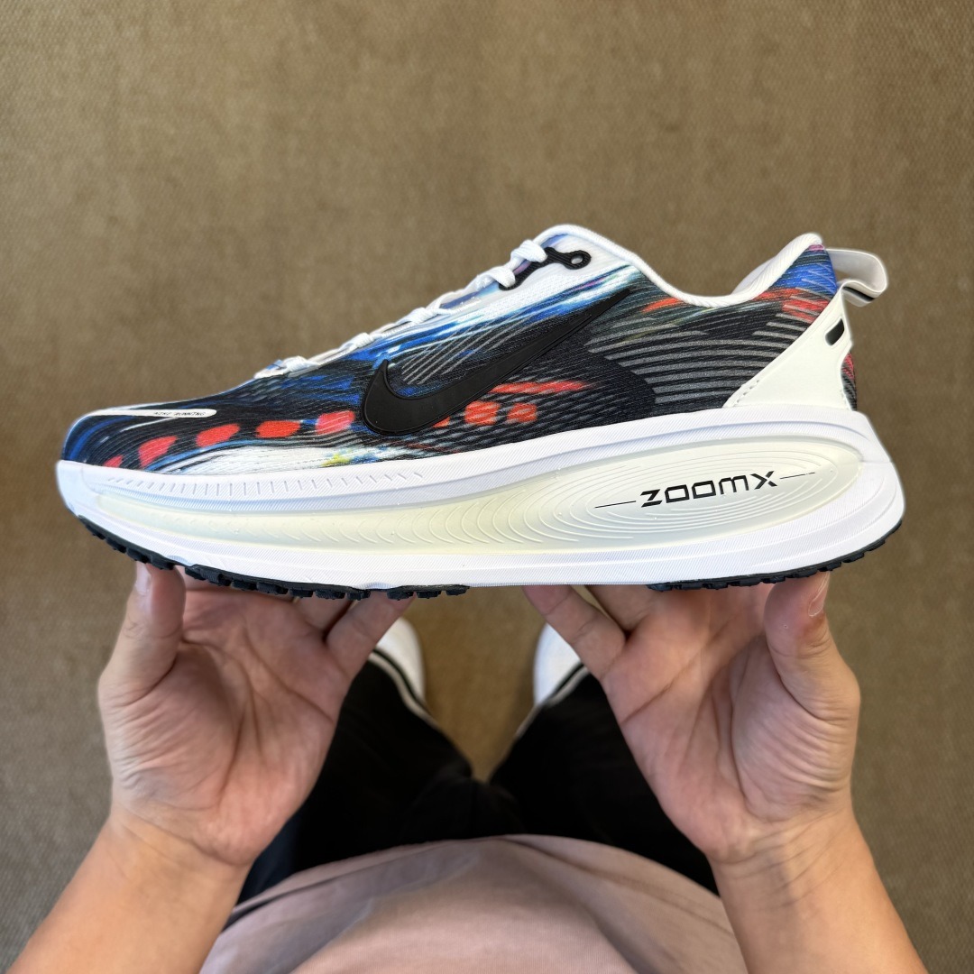 Nike Vomero 18 blue and white IB8164-999