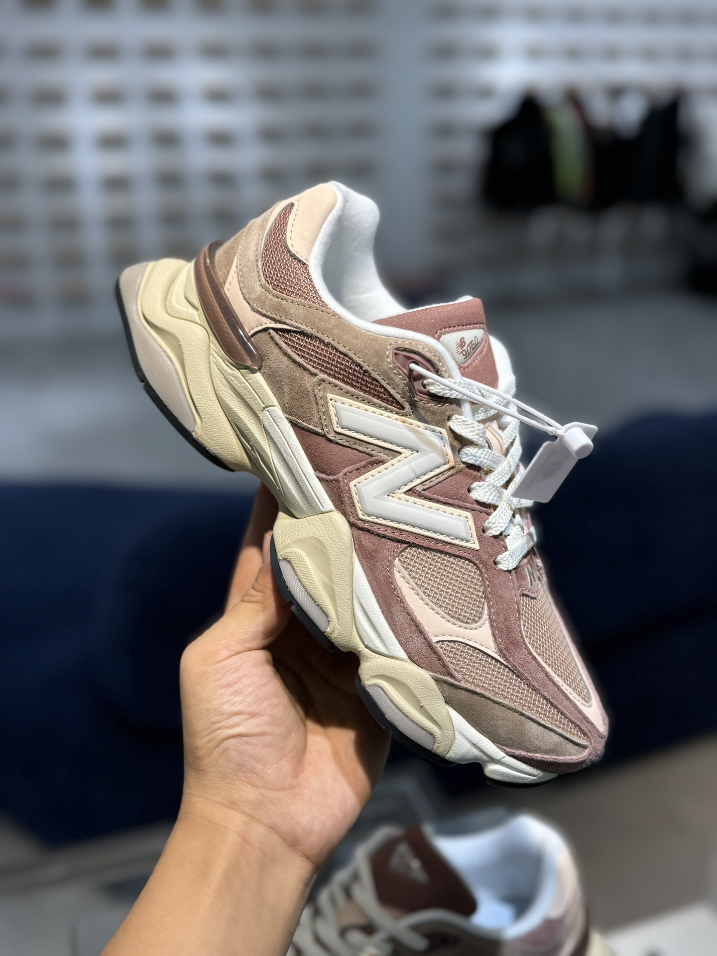 9060 cameo Brown Sparrow color U9060EEH