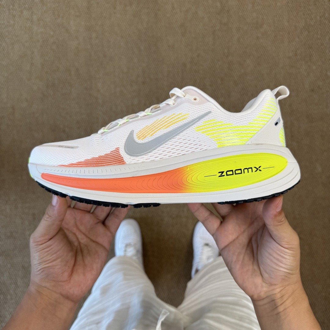 Nike Vomero 18 white Orange HM6804-002