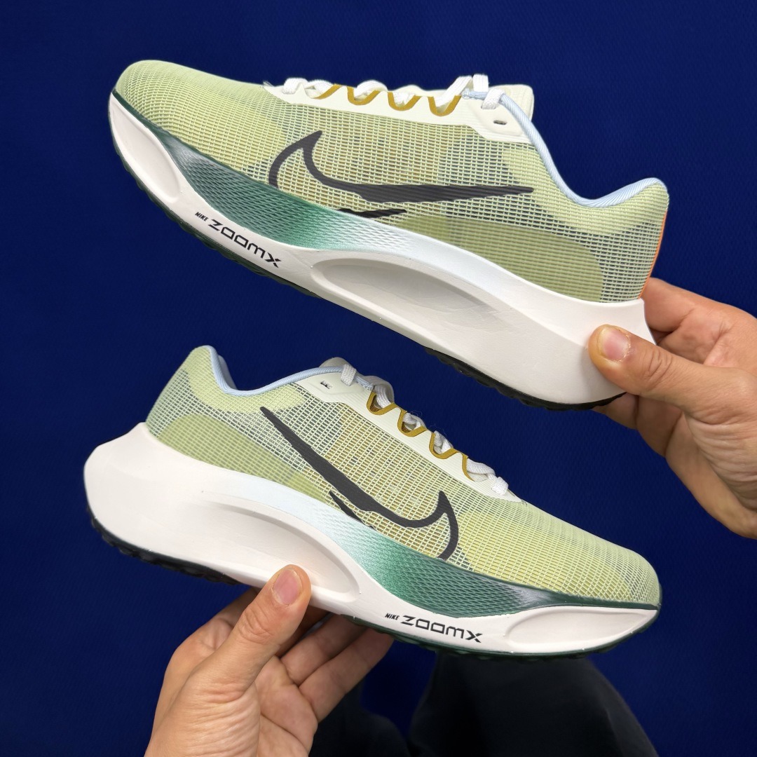 Nike Zoom Fly 5 FV3632-301 light green dark green and white