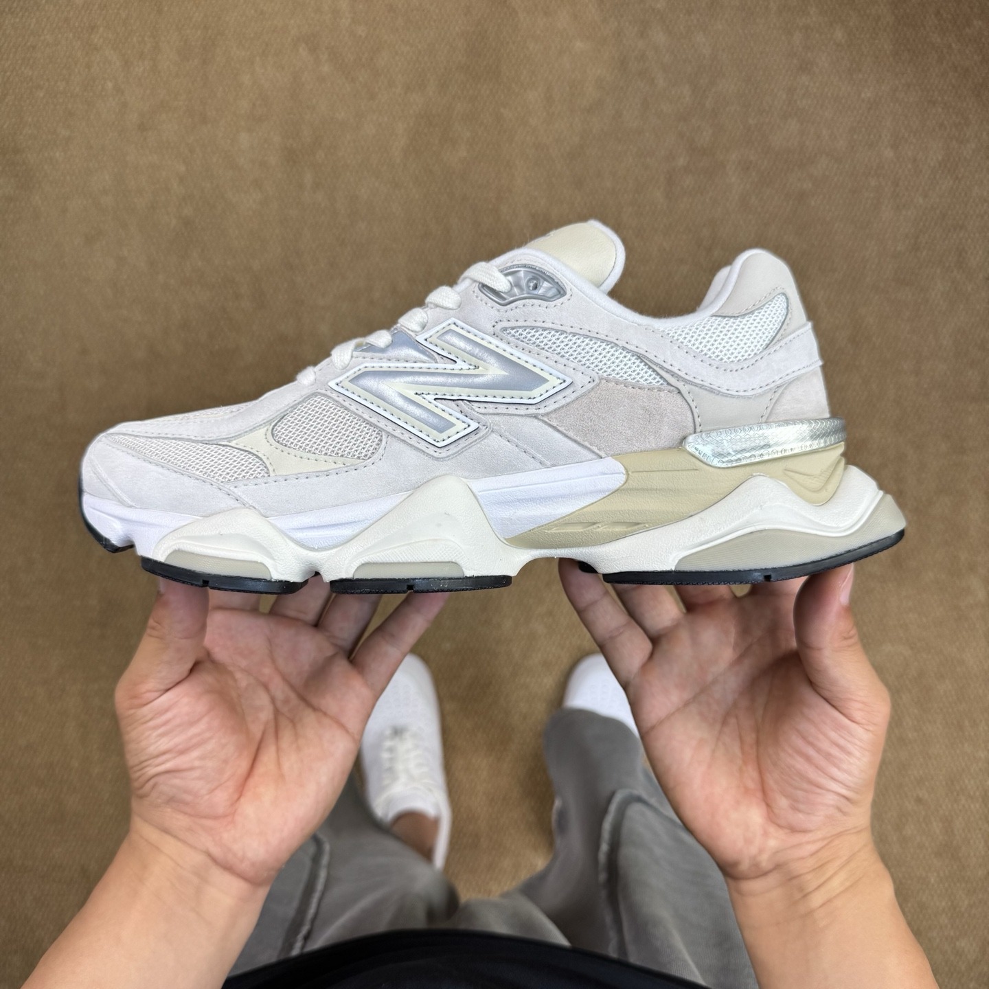 9060 greige U9060WHT