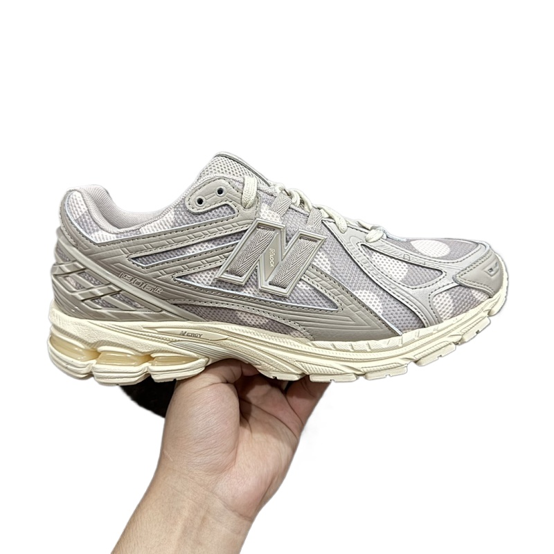 New balance light gray polka dot M1906RPA