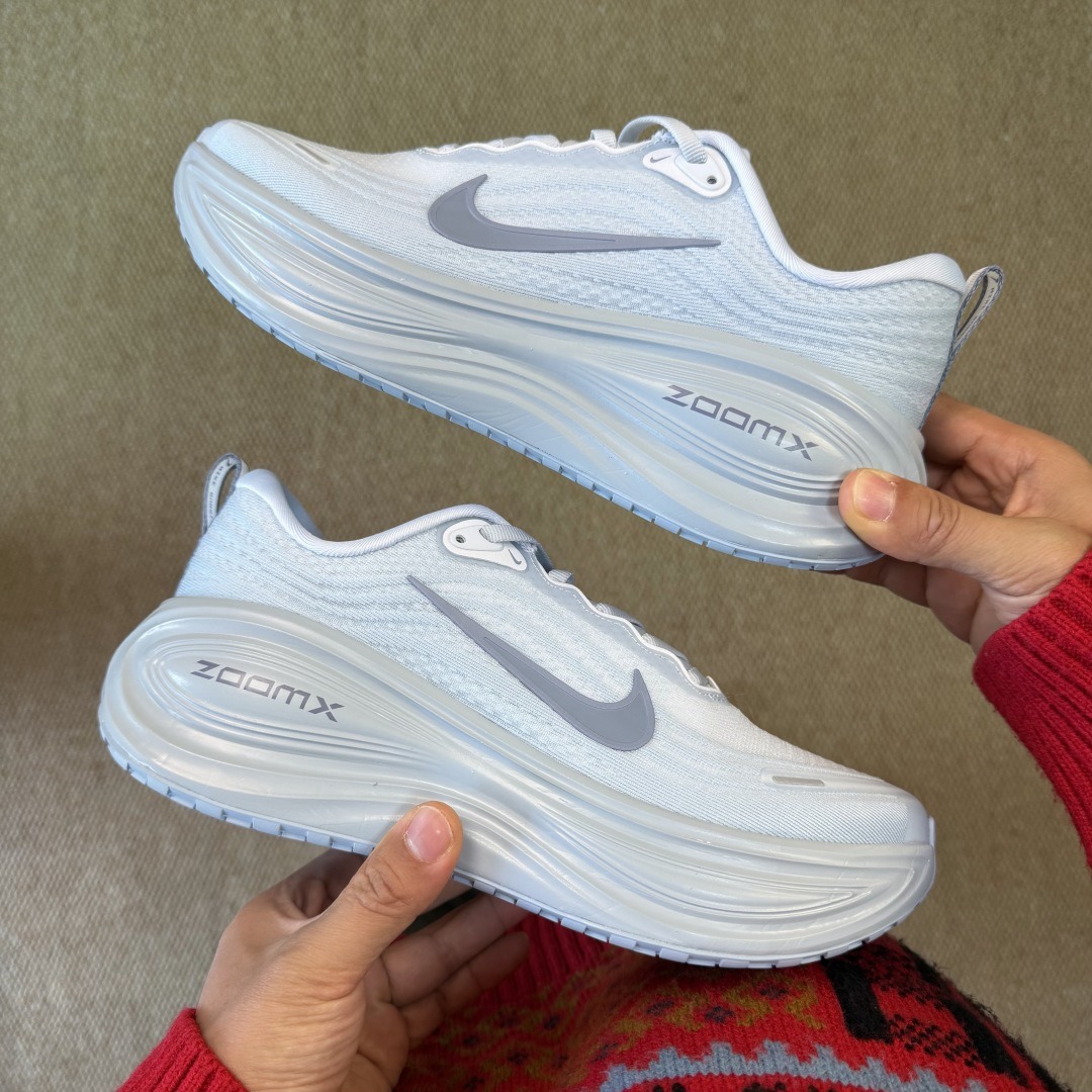 Nike Vomero Plus light blue HV8150-004 - Image 3
