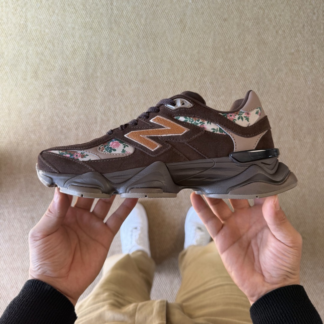 9060 Japan limited floral chocolate U9060ATP