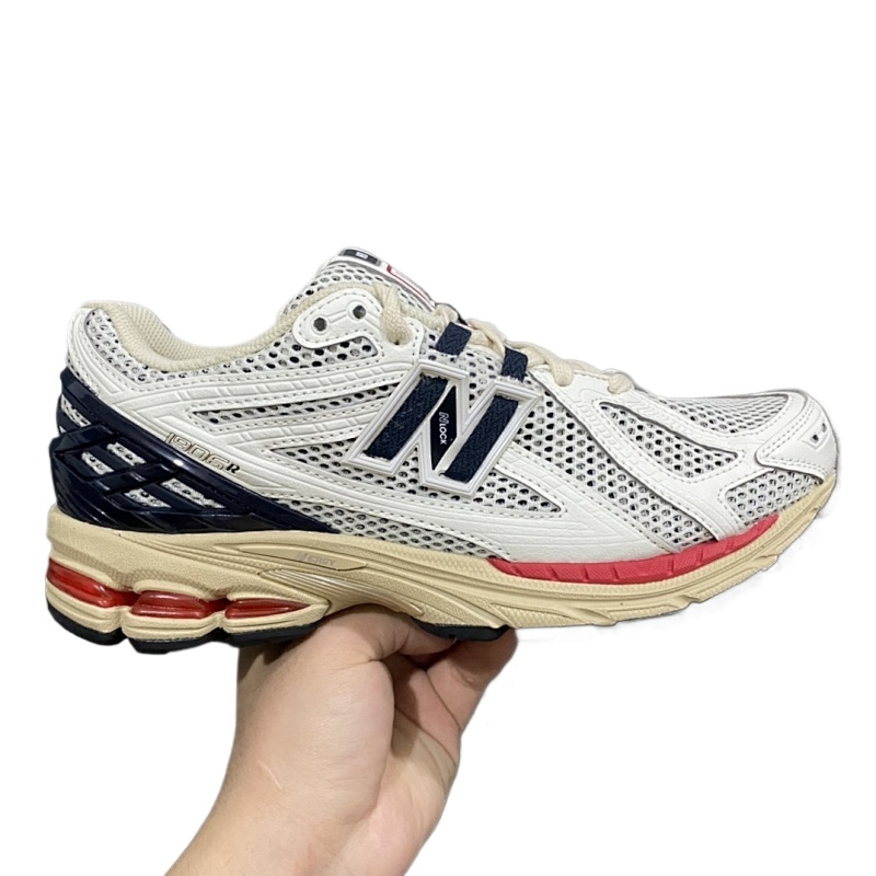 New balance White M1906RR