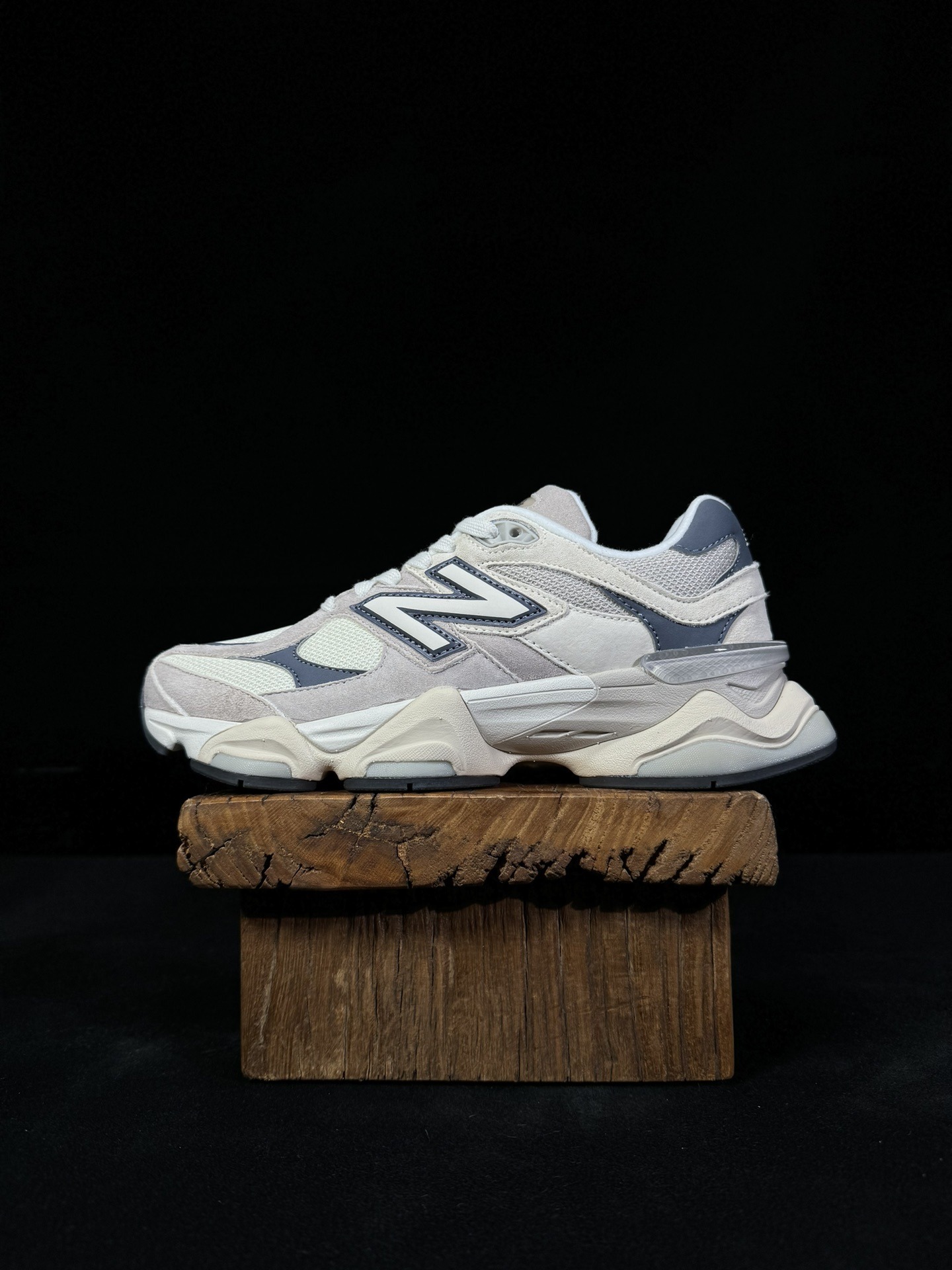 9060 Dragon year limited CNY gray U9060EEB