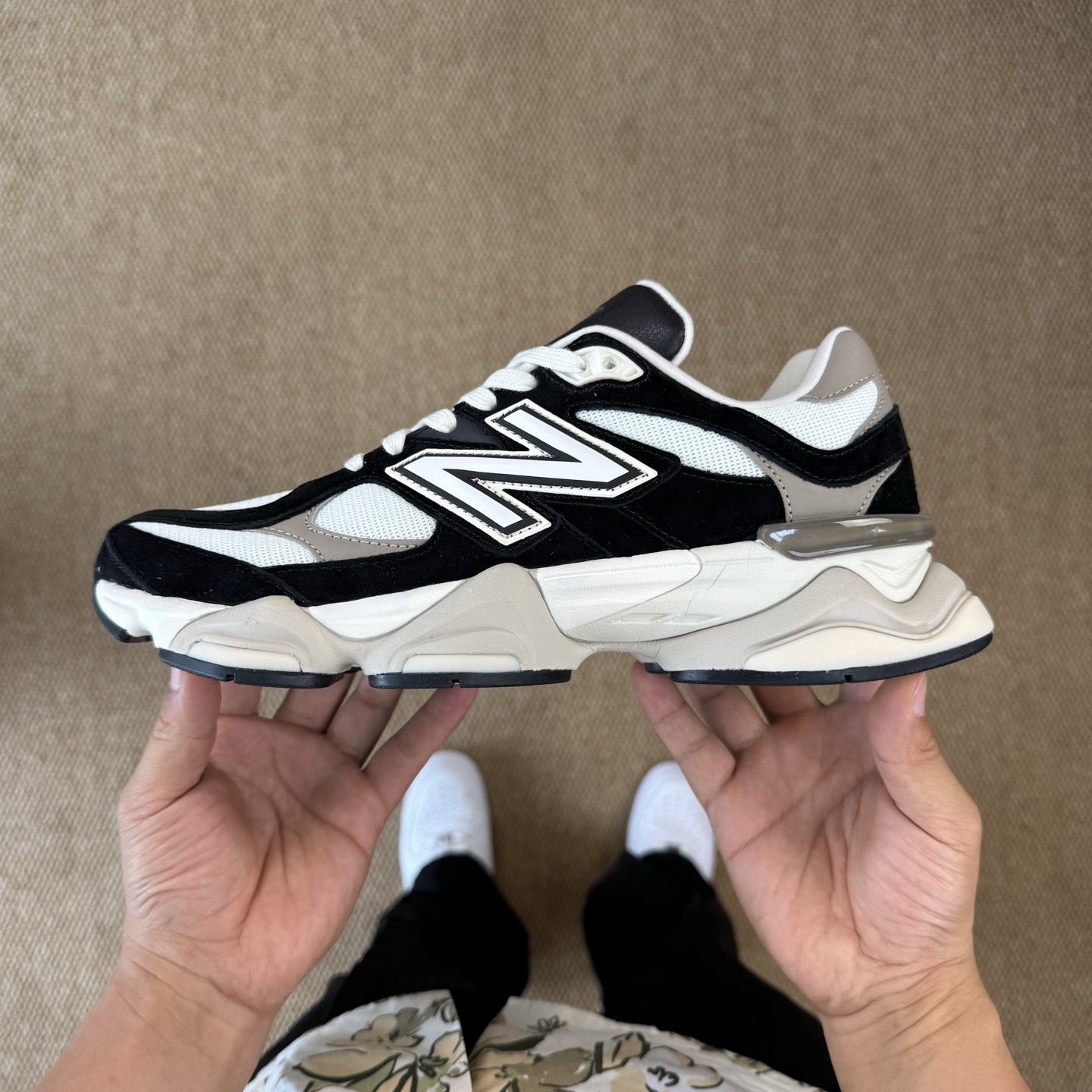 9060 black and white Brown U9060BLZ