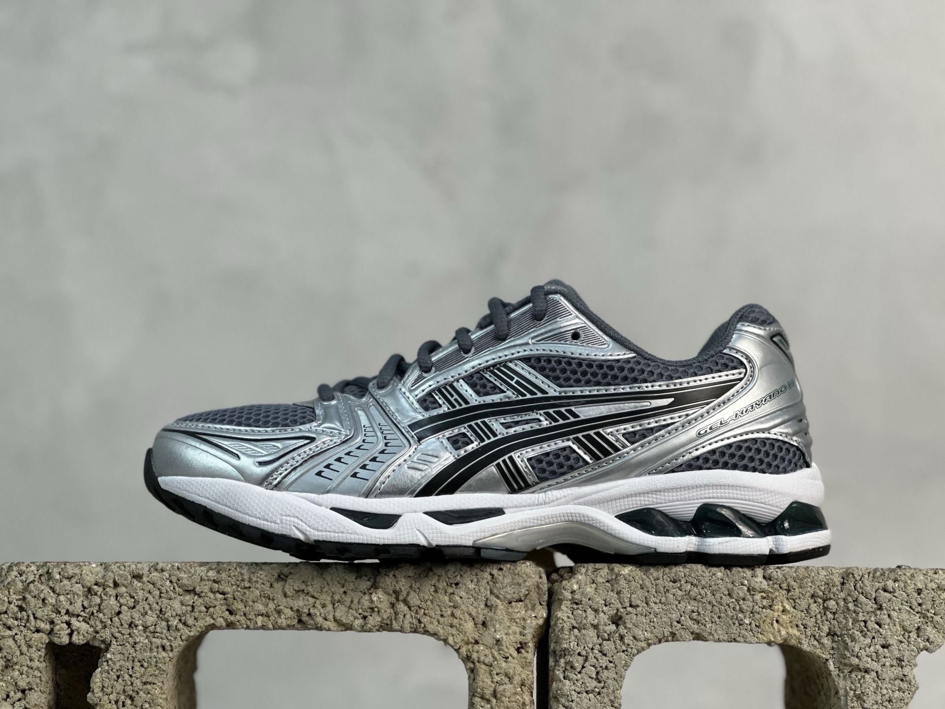Asics Gel-Kayano 14 dark gray silver black | 1201A019-002