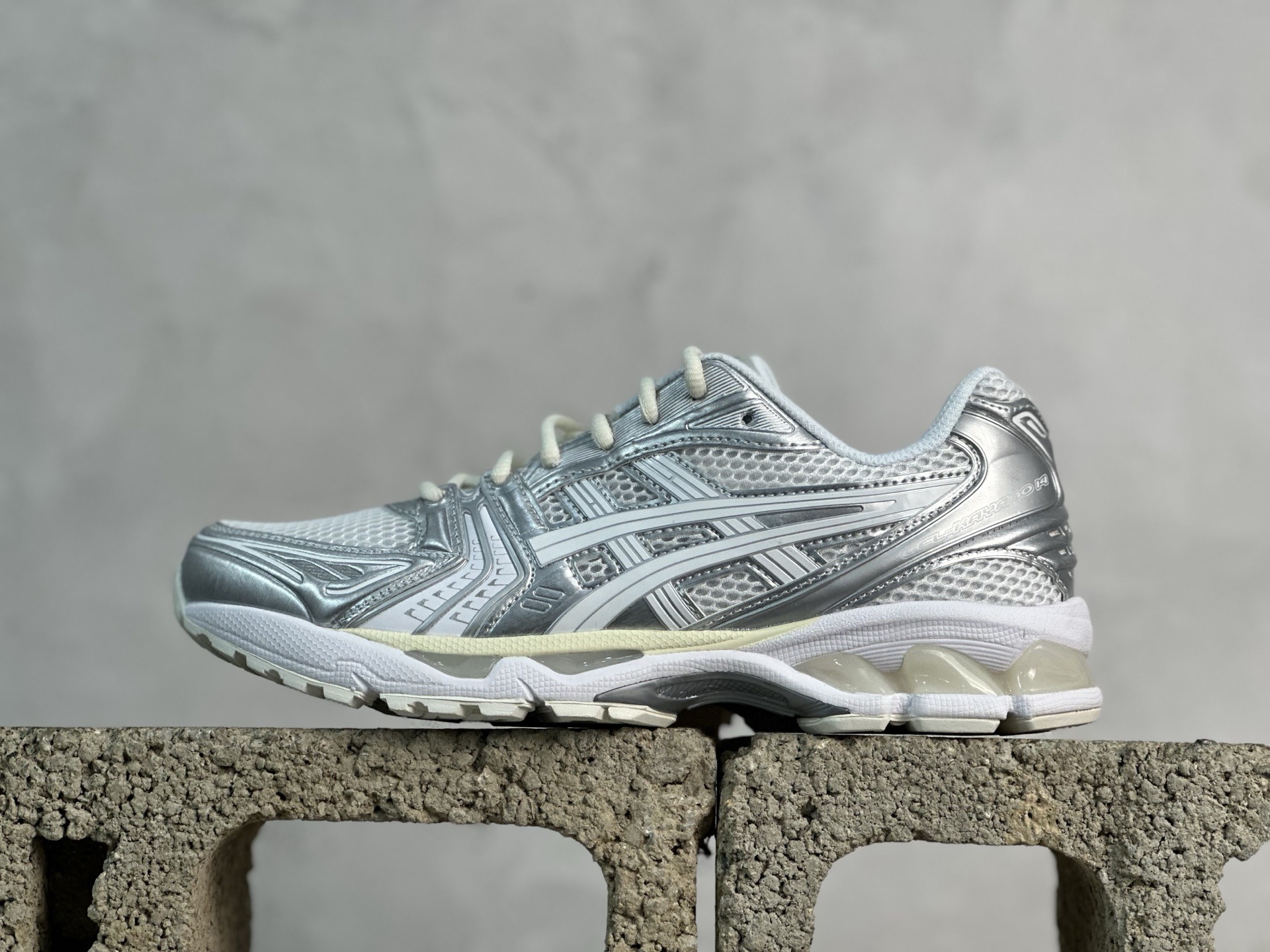 Asics Gel-Kayano 14 silver 1201A457-100
