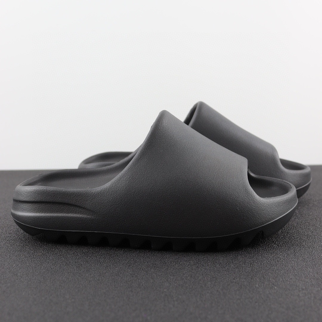 Yeezy Slide Onyx black agate