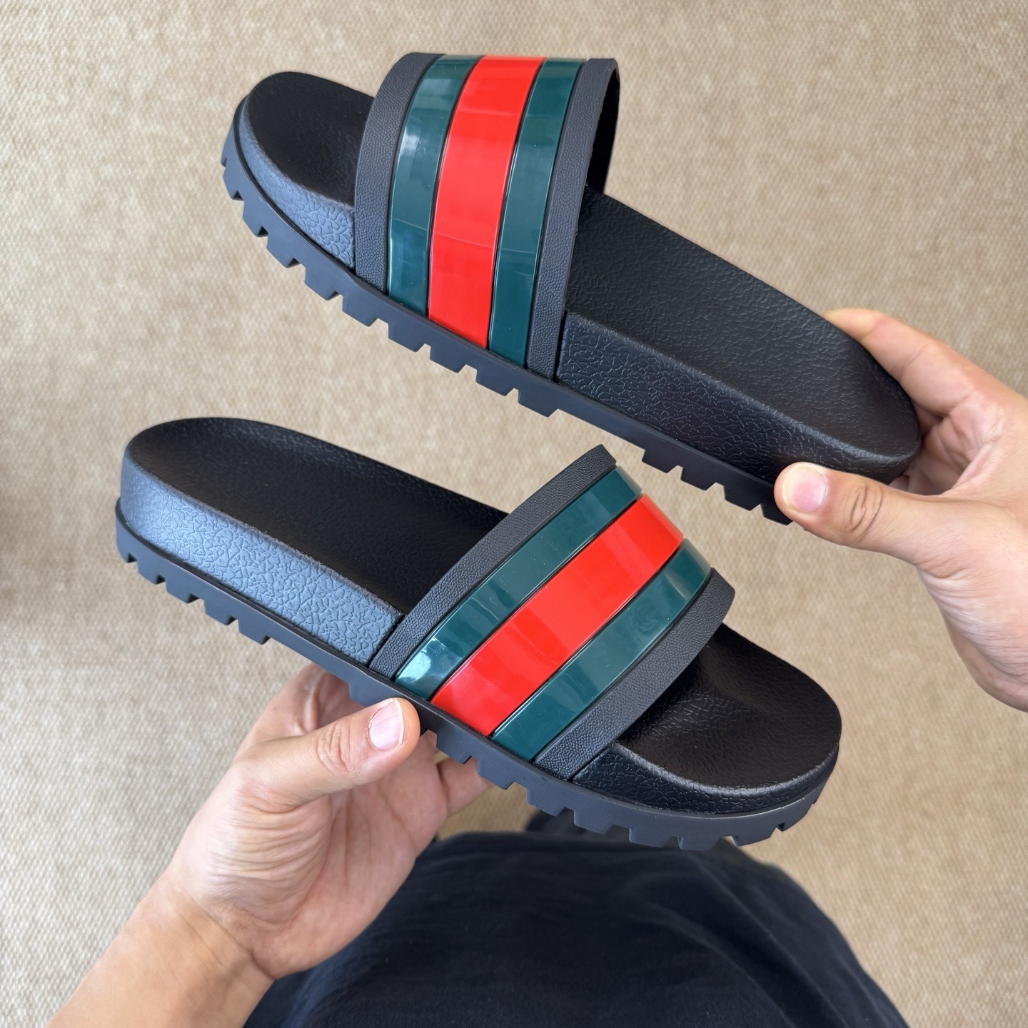 Gucci glossy red green 655460-J8700-1000